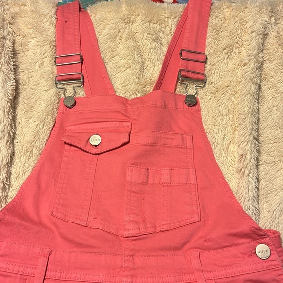 Risen hot pink distressed cropped overalls. Size small - Picture 4 of 9